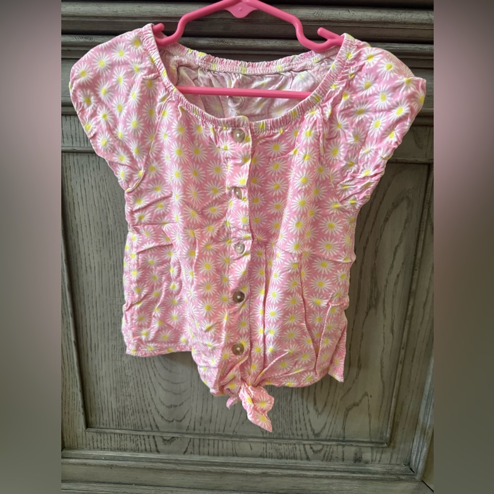 “Worn Once” Size 4/5! Pink Floral Kids Shirt